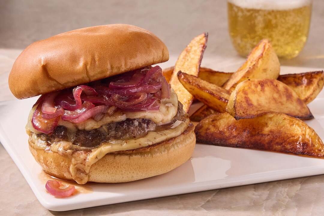 Smoky Cheddar Cheeseburgers