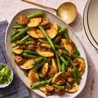 One-Pan Beef & Rice Cakes