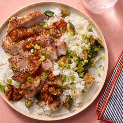Pork Chops & Fresh Tomato Pan Sauce
