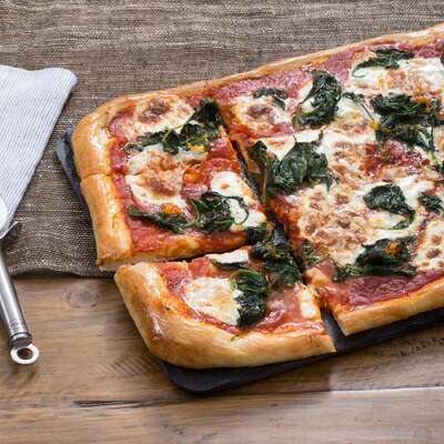 Spinach & Fresh Mozzarella Pizza