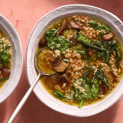 Hearty Mushroom & Farro Soup