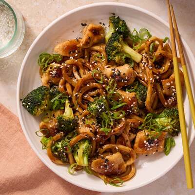 Chicken & Broccoli Udon Stir-Fry