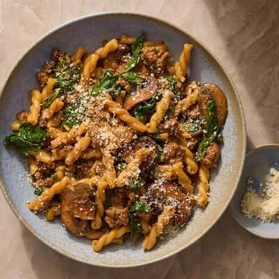 One-Pot Creamy Pesto Bolognese