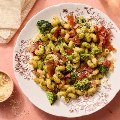 Crispy Prosciutto & Lemon-Pesto Pasta