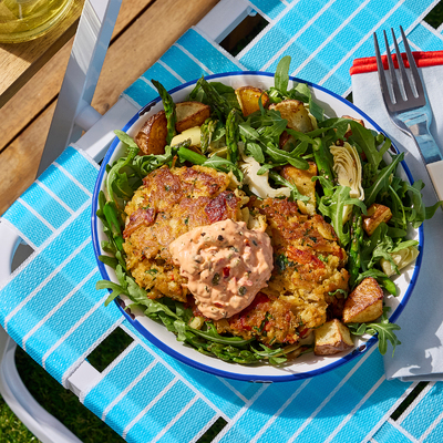 Crab Cakes & Spicy Caper Aioli