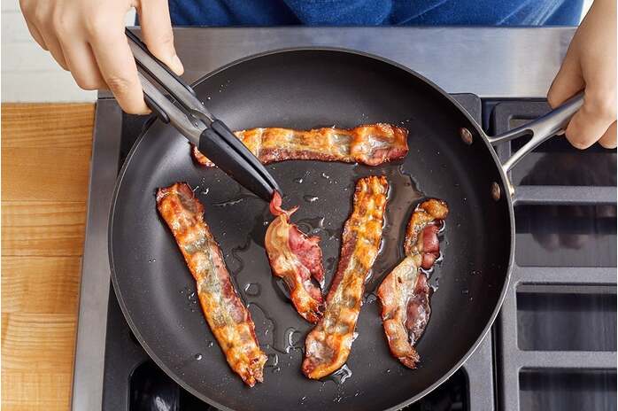 recipe-step-image-Cook the bacon 