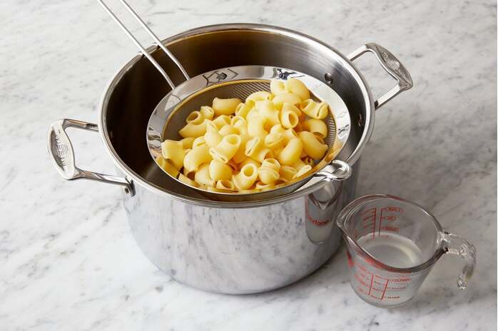 recipe-step-image-Cook the pasta:
