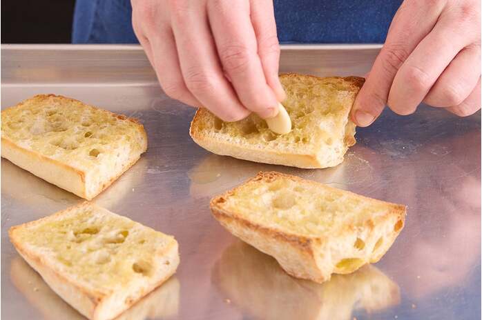recipe-step-image-Make the garlic toast
