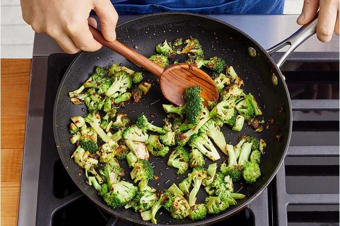 recipe-step-image-Cook the broccoli