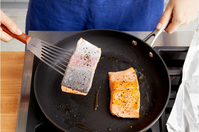 recipe-step-image-Cook the fish & serve your dish