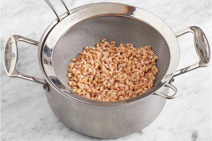 recipe-step-image-Cook the farro