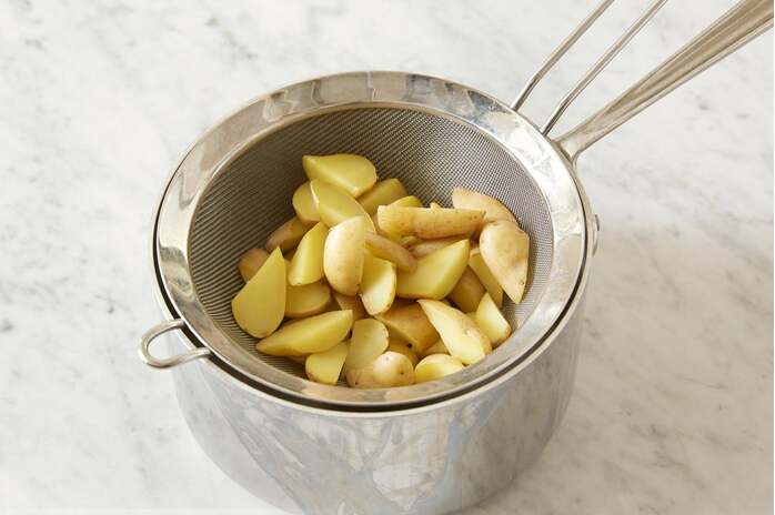 recipe-step-image-Cook the potatoes: