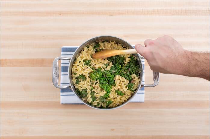 recipe-step-image-Cook the noodles & serve your dish: