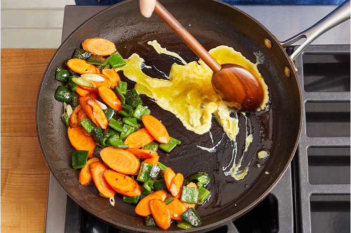 recipe-step-image-Cook the vegetables & egg