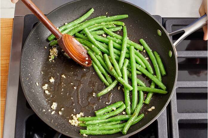 recipe-step-image-Cook the green beans 