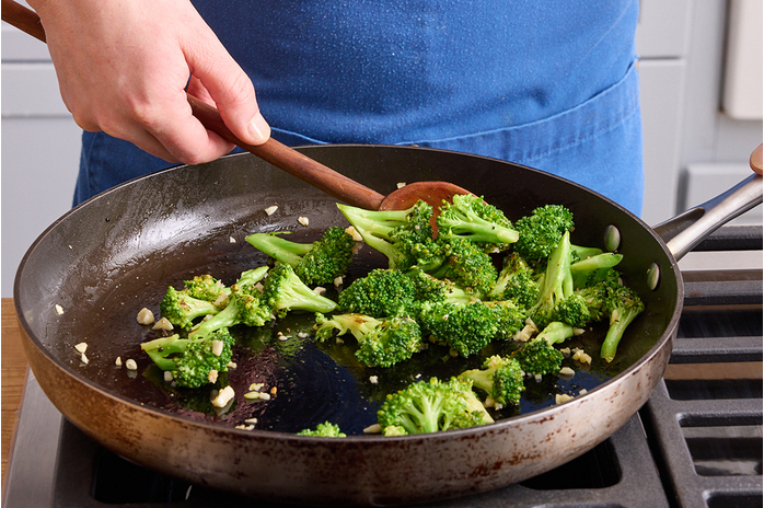 recipe-step-image-Cook the broccoli