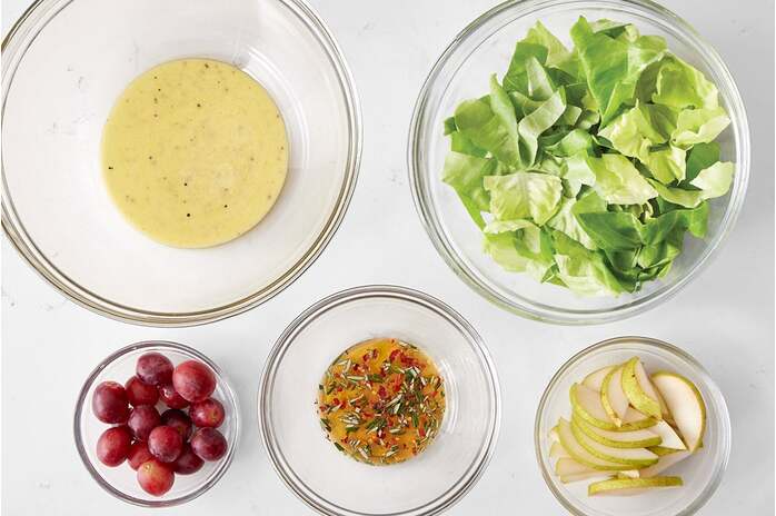 recipe-step-image-Prepare the salad ingredients