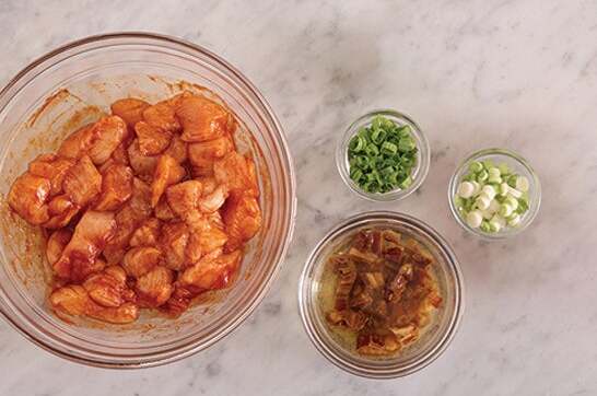 recipe-step-image-Prepare the ingredients & dress the chicken 