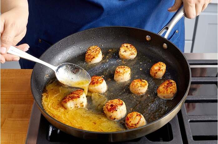 recipe-step-image-Cook the scallops & serve your dish