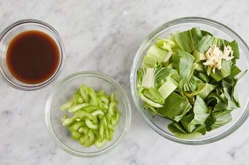 recipe-step-image-Prepare the ingredients & make the sauce: 
