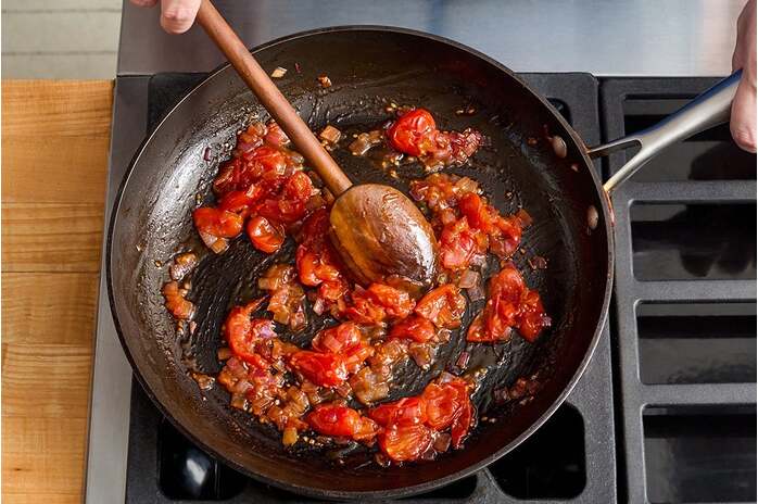 recipe-step-image-Make the tomato jam & serve your dish