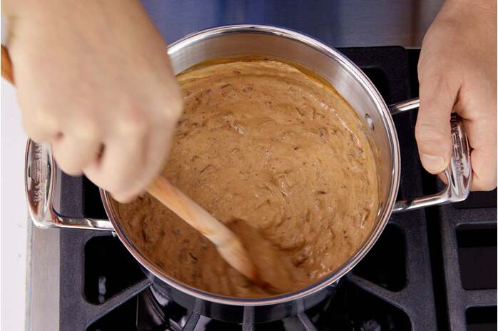 recipe-step-image-Make the cream sauce