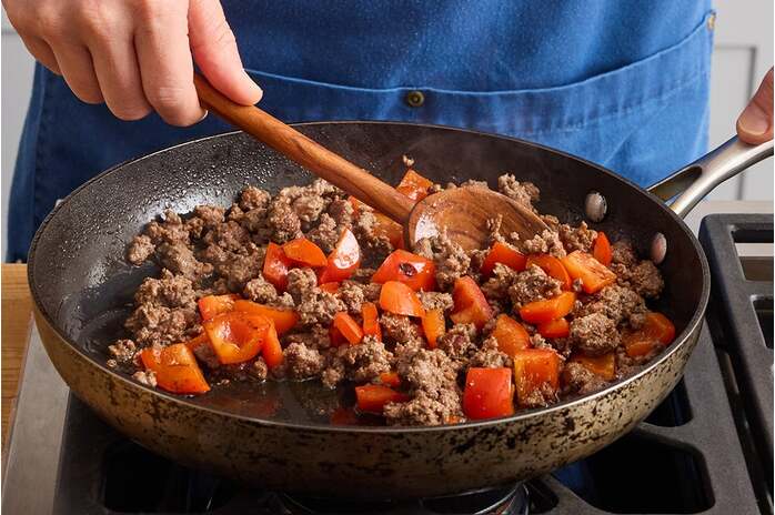 recipe-step-image-Cook the pork & pepper