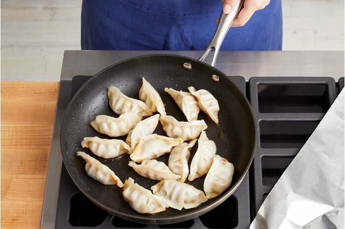 recipe-step-image-Cook the dumplings: 