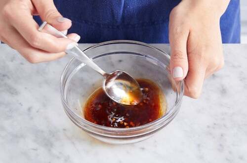recipe-step-image-Make the sauce