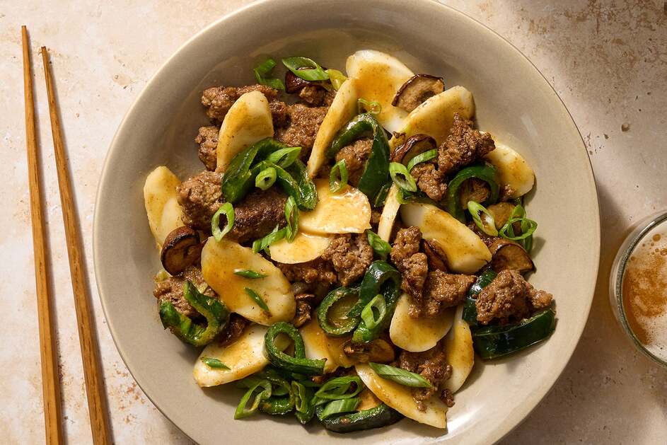 Curry-Soy Glazed Beef & Rice Cakes