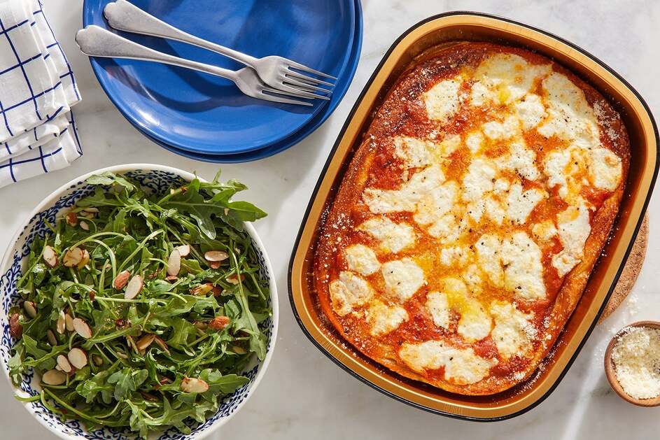 Creamy Tomato & Mozzarella Pan Pizza