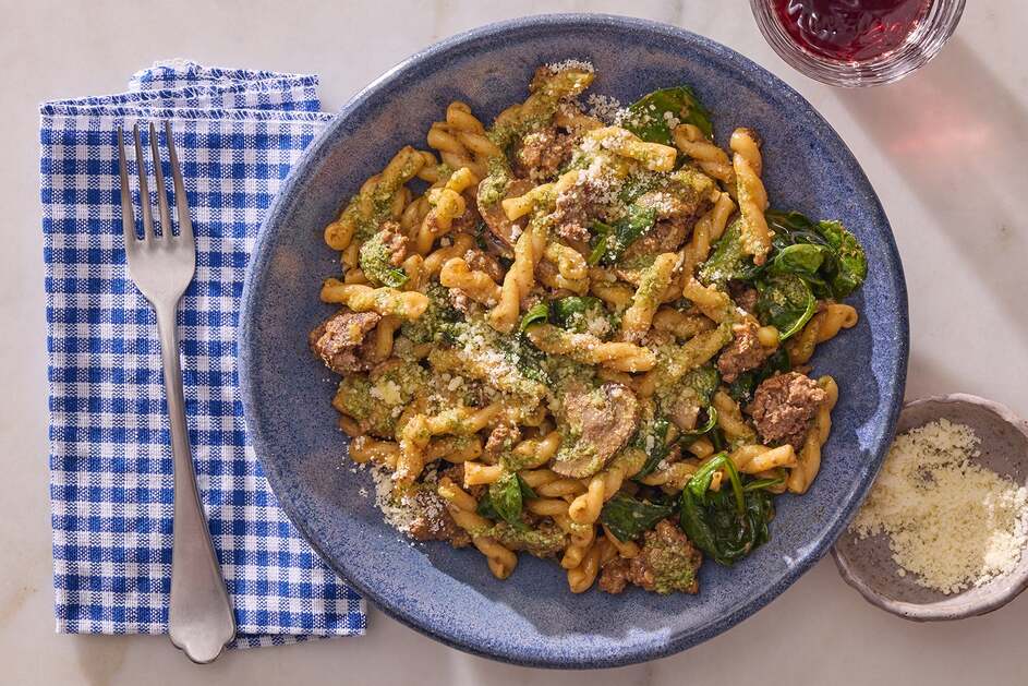 15-Min Creamy Pesto Bolognese