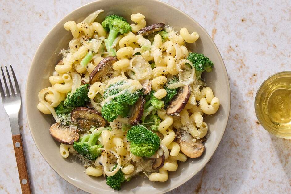 Mushroom & Broccoli Alfredo Pasta
