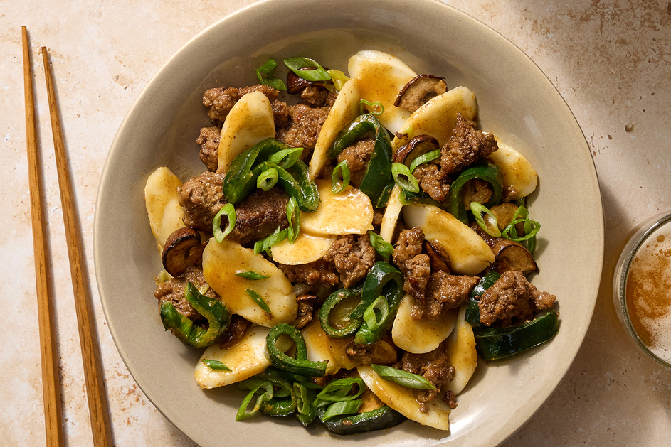 Curry-Soy Glazed Beef & Rice Cakes