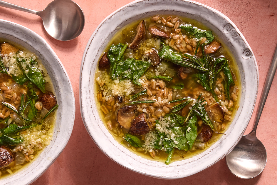 Hearty Mushroom & Farro Soup