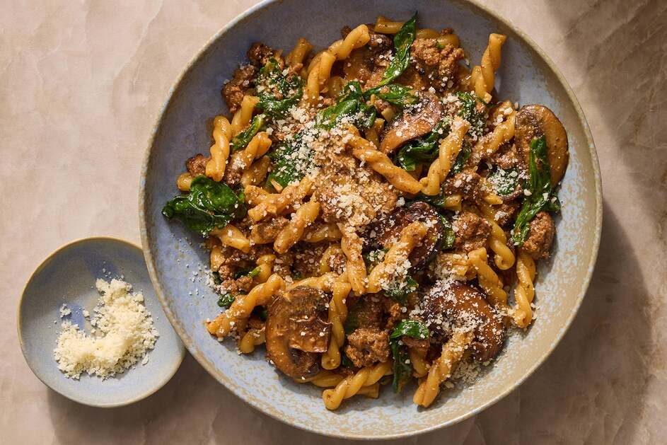 One-Pot Creamy Pesto Bolognese