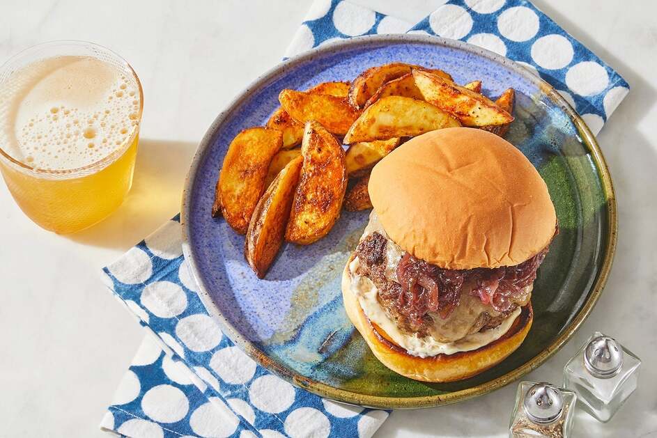 Smoky Cheddar Cheeseburgers