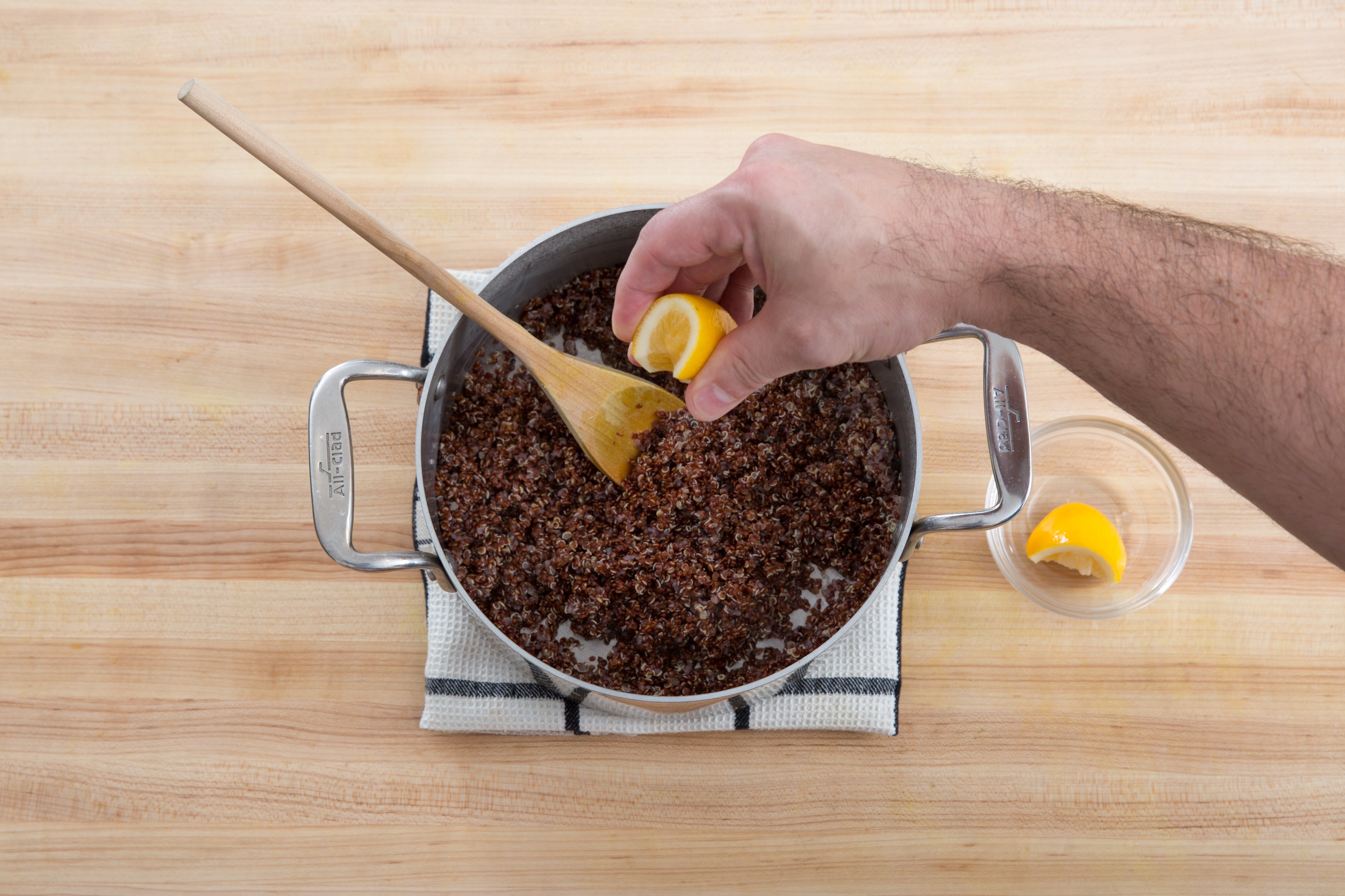recipe-step-image-Cook the quinoa:}