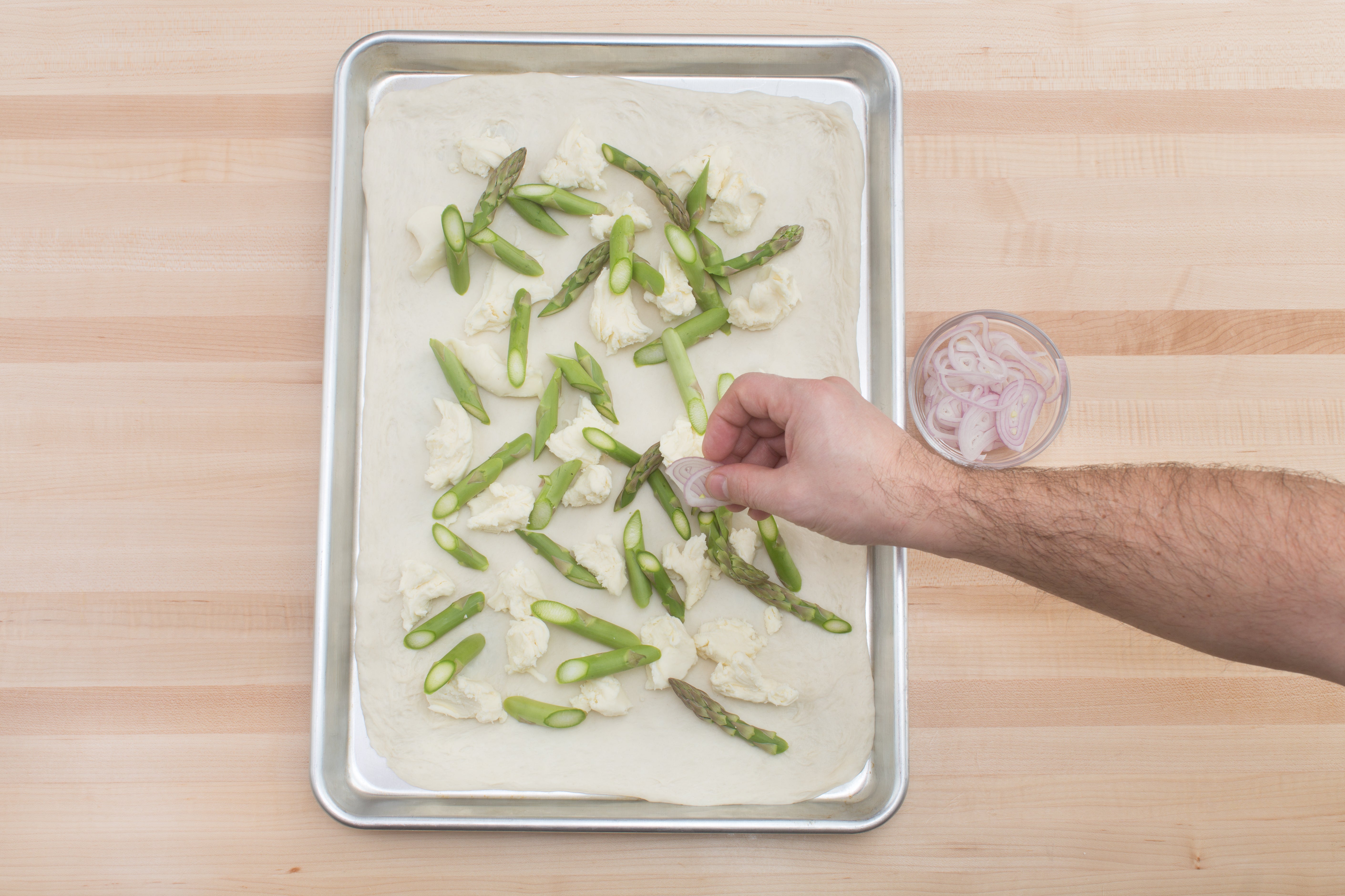 recipe-step-image-Assemble & bake the pizza:}