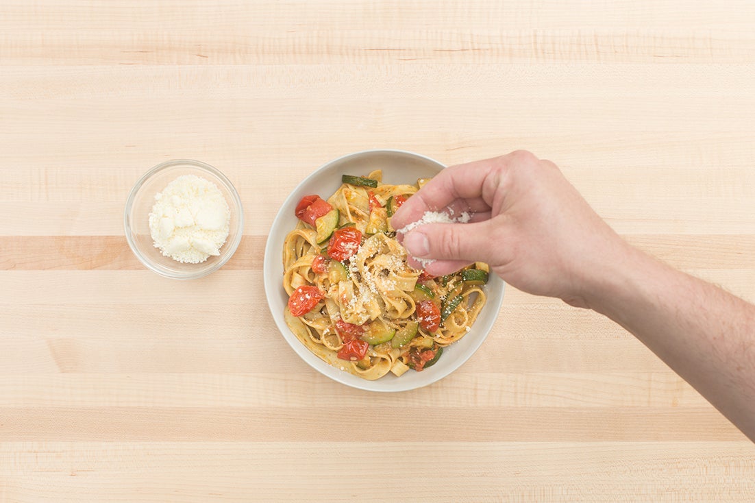 recipe-step-image-Plate your dish:}