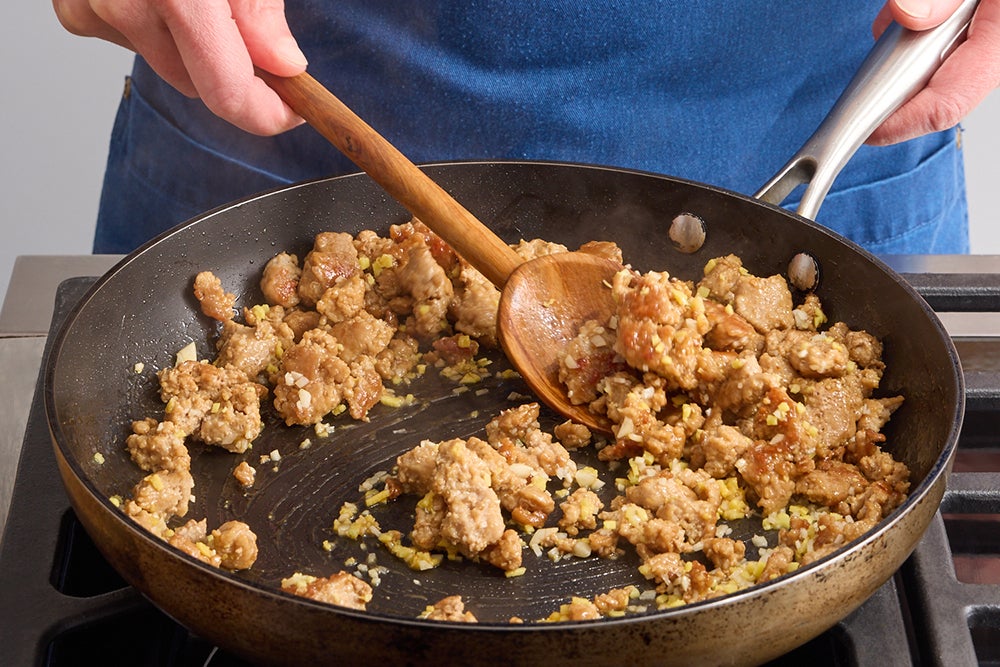 recipe-step-image-Cook the beef & serve your dish}