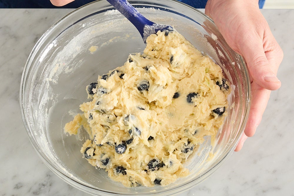 recipe-step-image-Mix the batter}