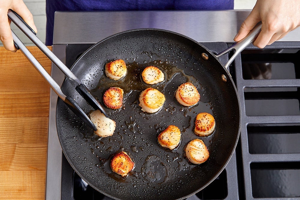 recipe-step-image-Cook the scallops & serve your dish}