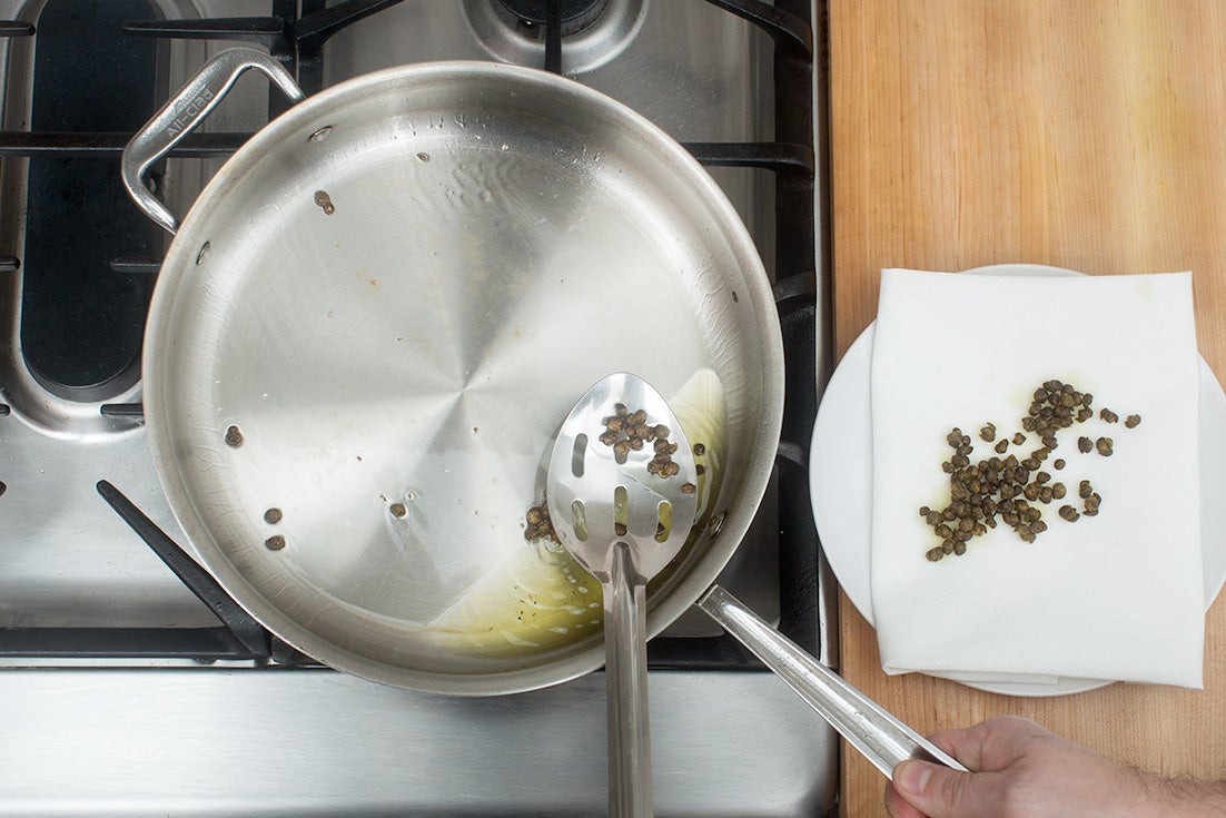 recipe-step-image-Fry the capers:}