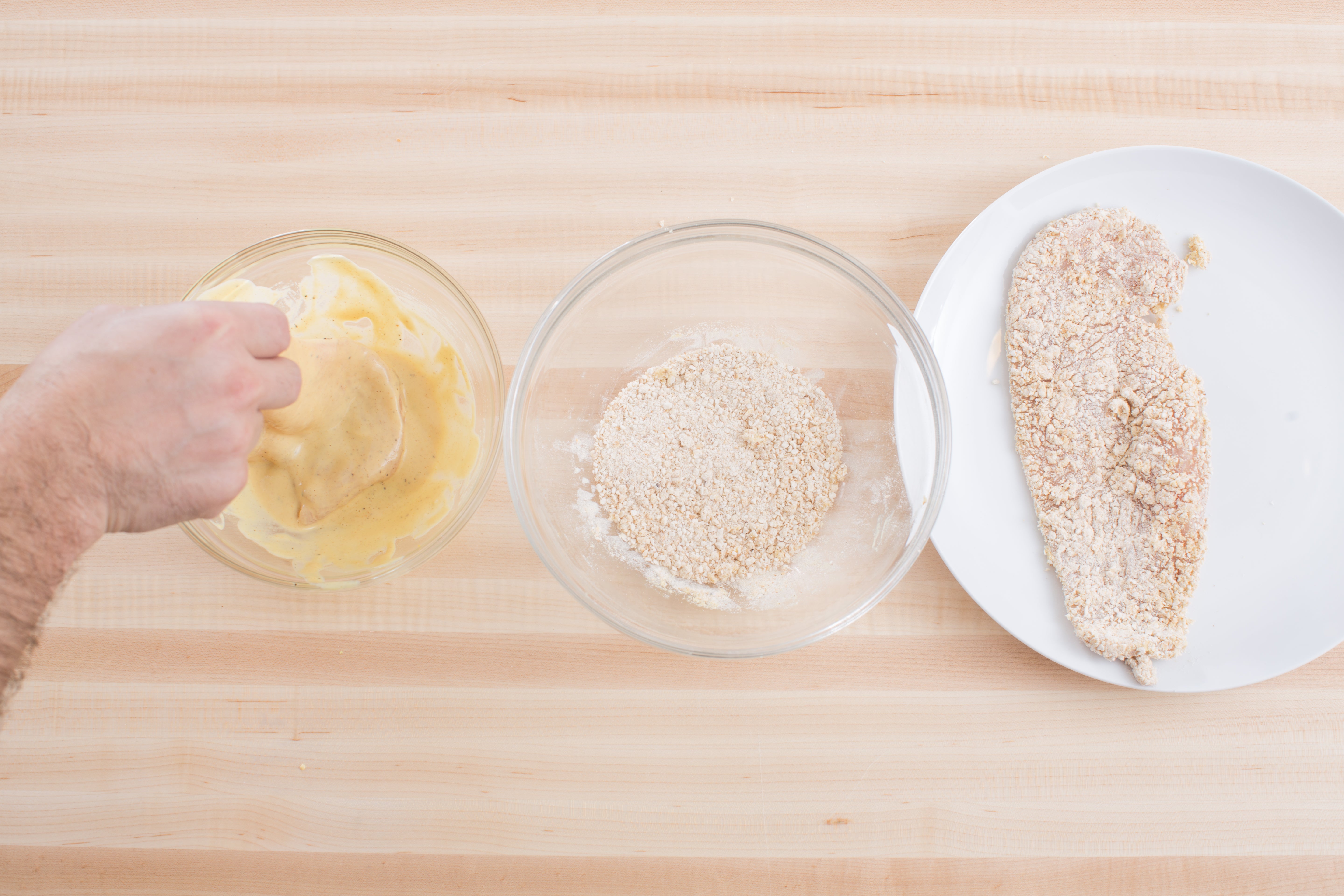 recipe-step-image-Coat the chicken:}
