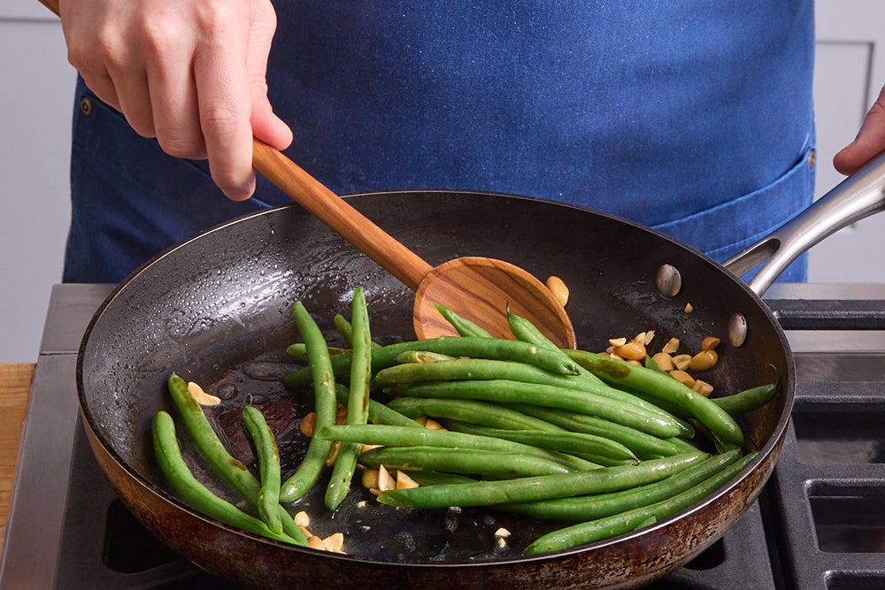recipe-step-image-Cook the green beans}