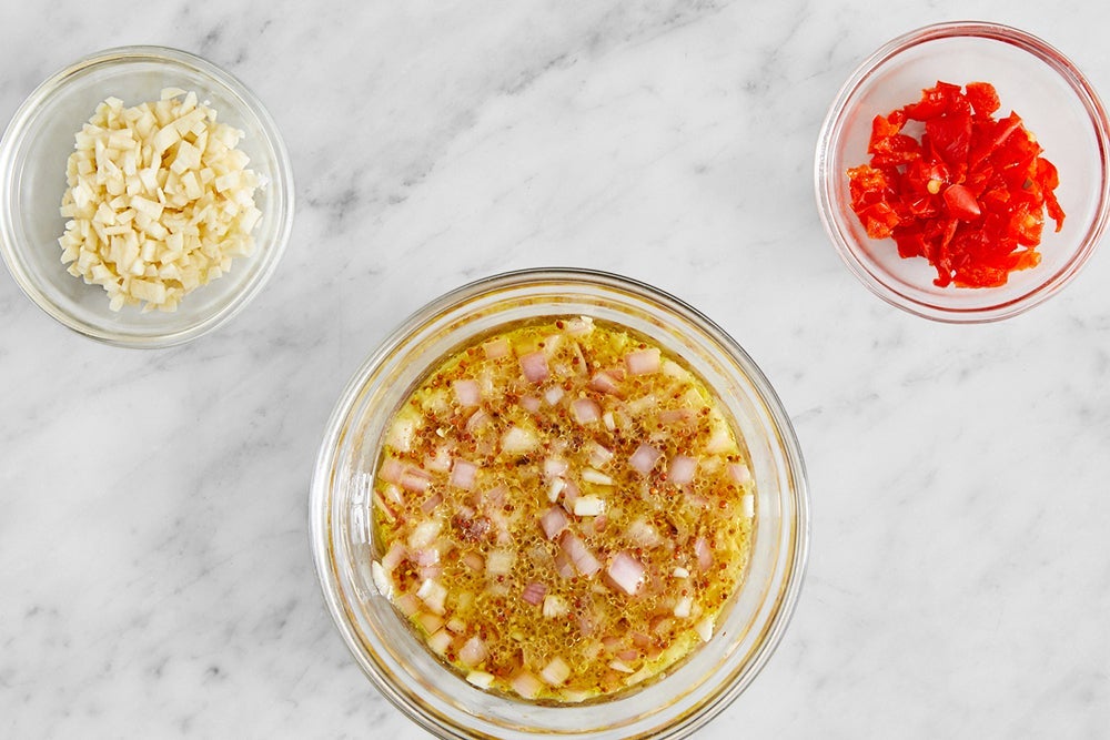 recipe-step-image-Prepare the ingredients & make the vinaigrette }