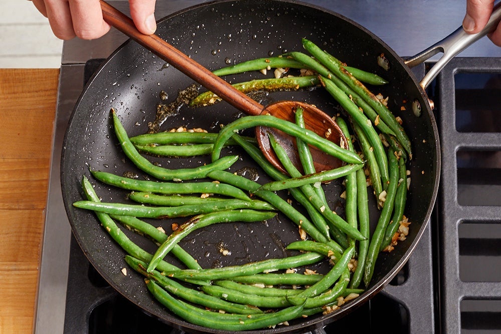 recipe-step-image-Cook the green beans}