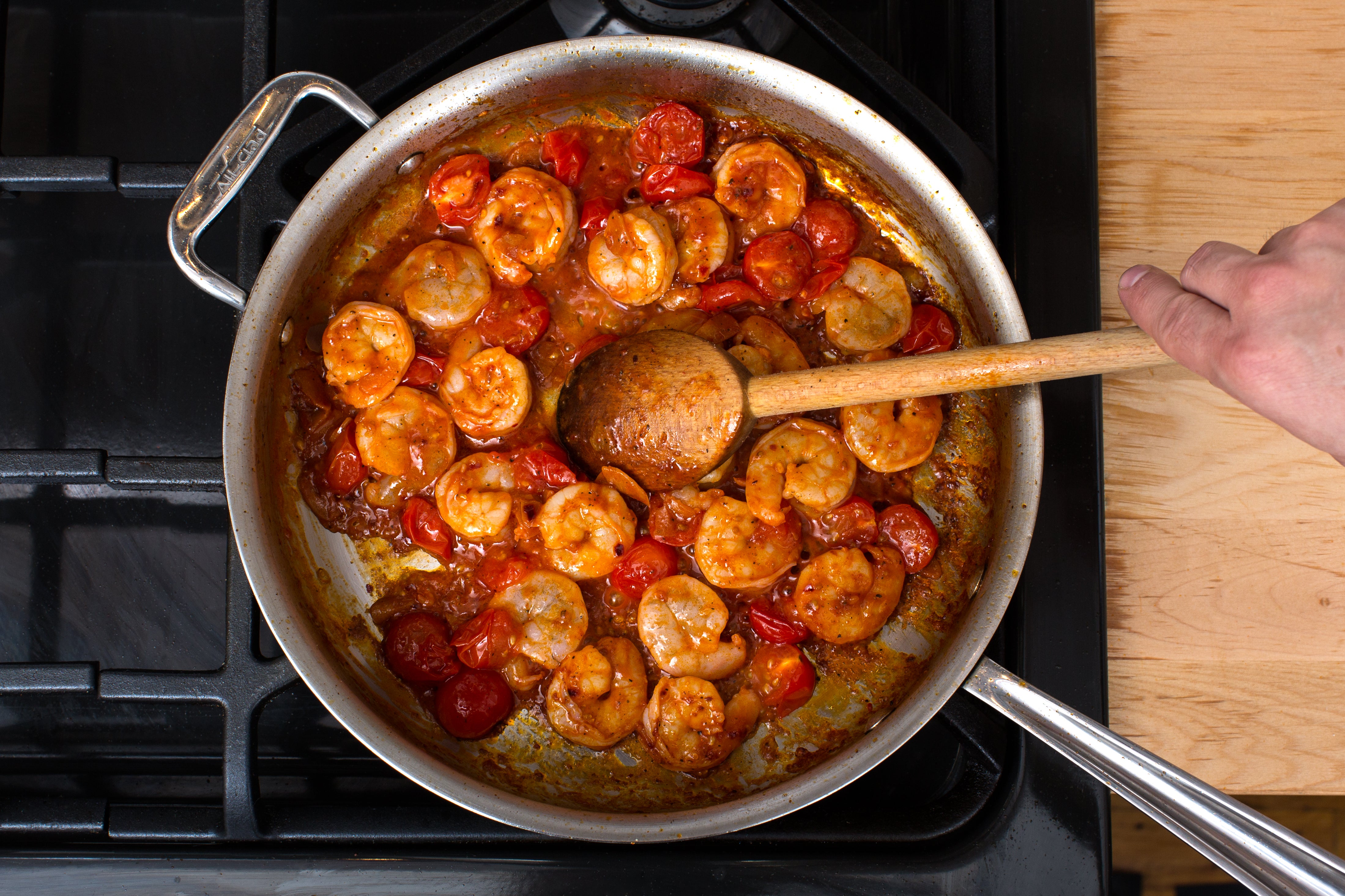 recipe-step-image-Cook the shrimp:}