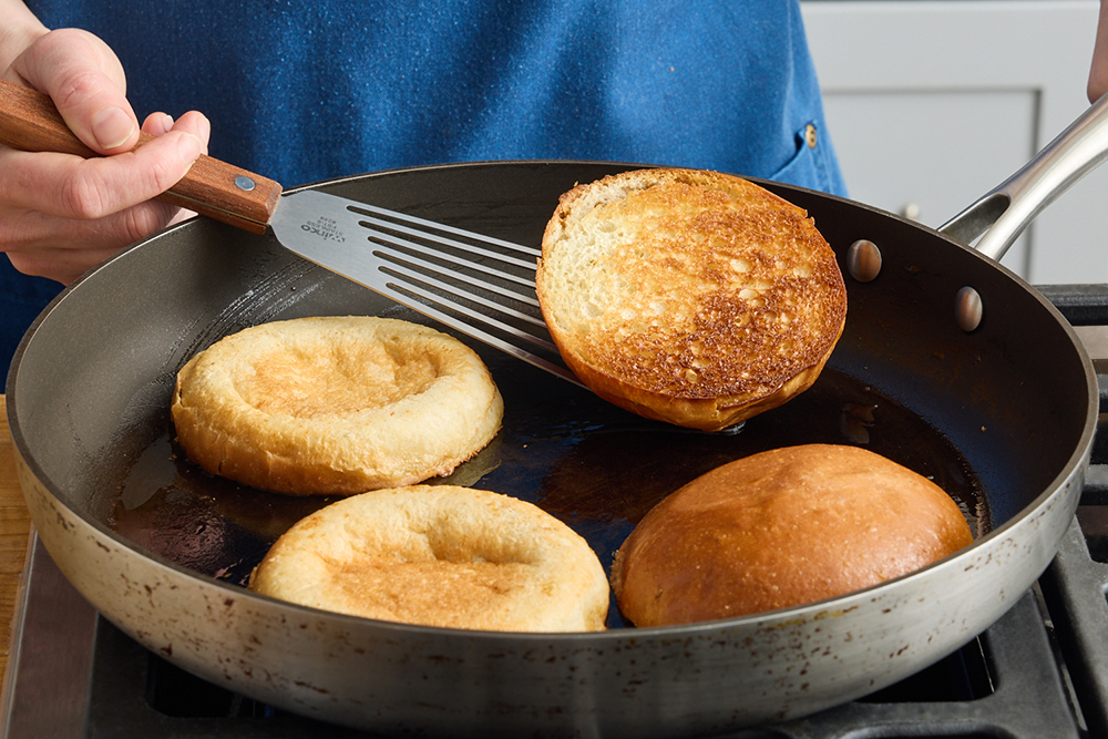recipe-step-image-Prepare the ingredients & toast the buns}